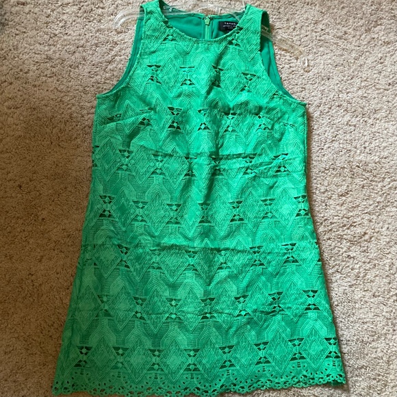 Tahari by Arthur S Levine Kelly Green Flirty Lined Lace Sheath Dress l Size 6 - Picture 1 of 8